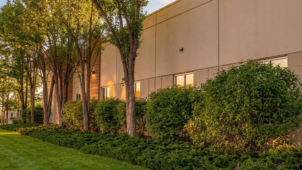More Photos Of 1797 Boxelder St, Louisville Manufacturing For Lease