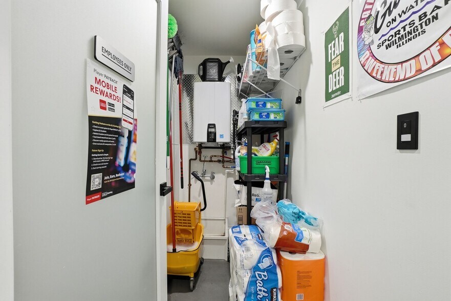 More Photos Of 116-118 S Water St, Wilmington Storefront Retail Office For Sale