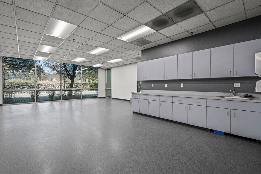 More Photos Of 12815-12845 Old Virginia St, Reno Distribution For Lease