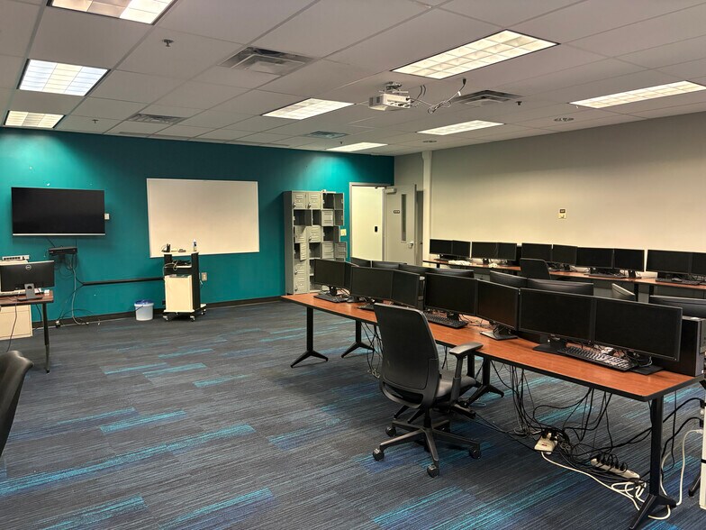 More Photos Of 1130 Sugg Pky, Greenville Warehouse For Lease