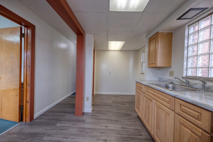 More Photos Of 340 Center Ave, Pittsburgh Medical For Sale