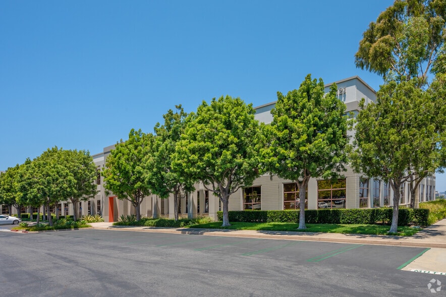 More Photos Of 121 Innovation Dr, Irvine Office For Lease