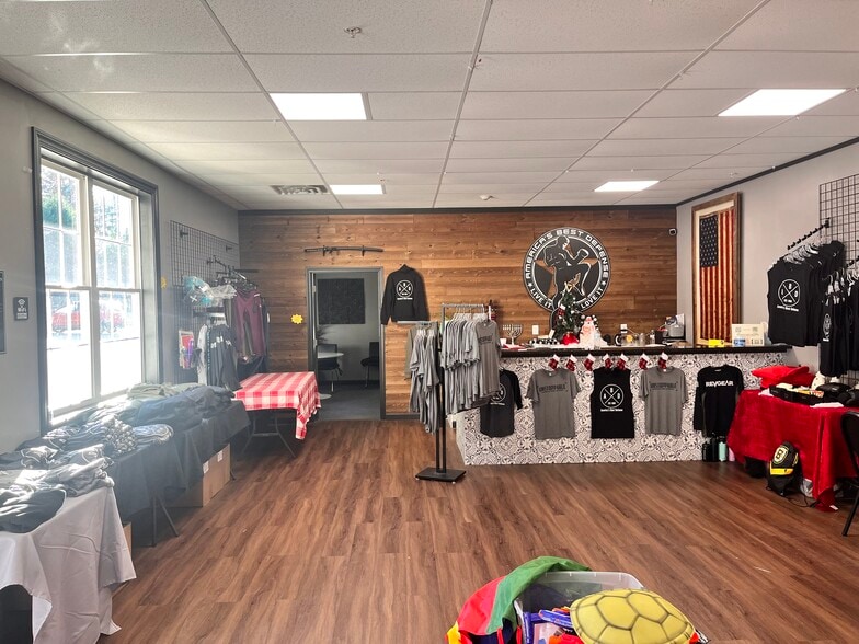 More Photos Of 75 W Main St, Northborough Freestanding For Lease