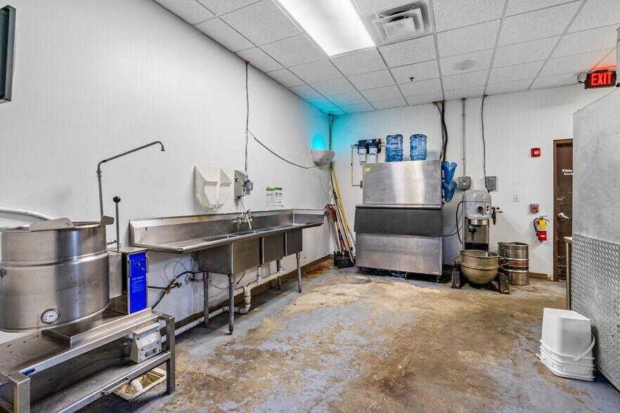 More Photos Of 4170 Us-1 Hwy, Edgewater Restaurant For Lease