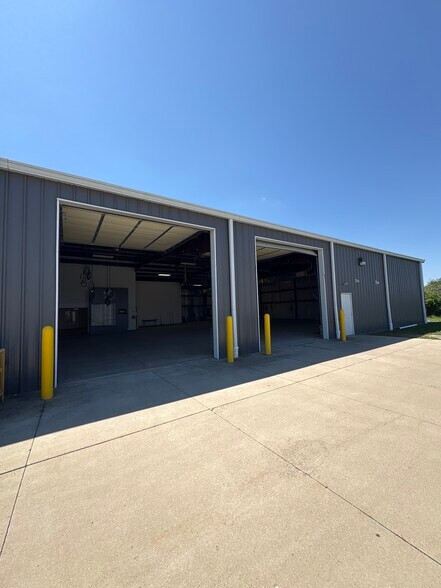 More Photos Of 66850 Executive Dr, Saint Clairsville Warehouse For Lease