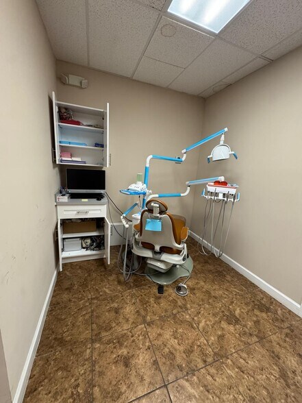 More Photos Of 1696 S Military Trl, West Palm Beach Medical For Lease