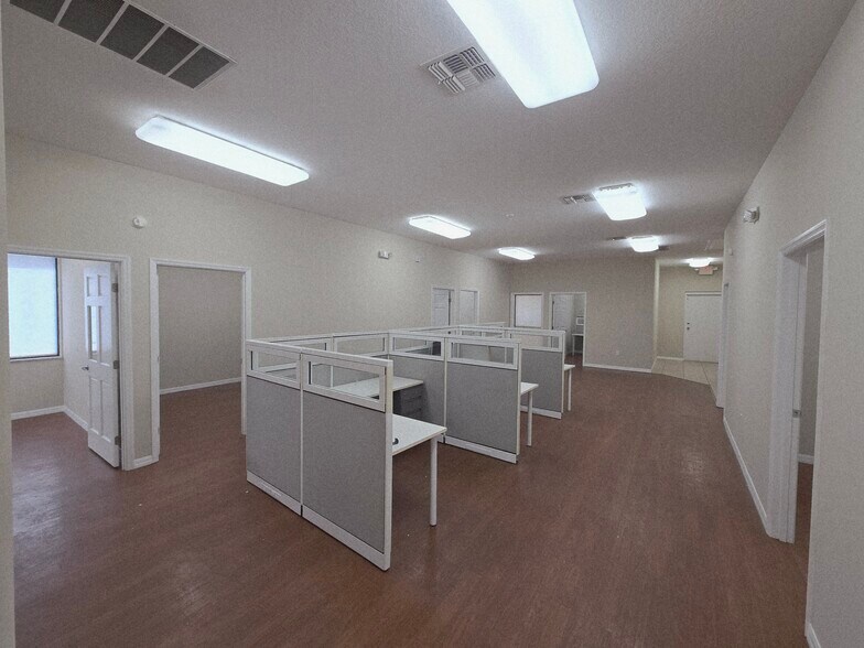 More Photos Of 1708 Lexington Green Ln, Sanford Medical For Lease