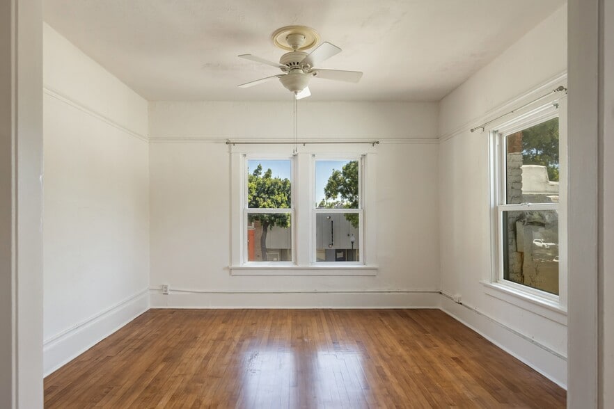 More Photos Of , South Pasadena General Retail For Sale