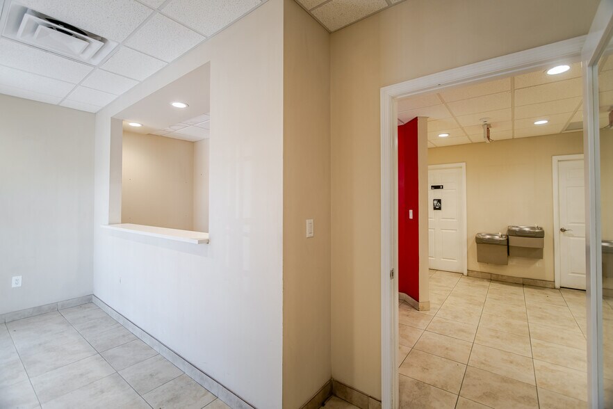 More Photos Of 1015 NW 72nd St, Miami Warehouse For Sale