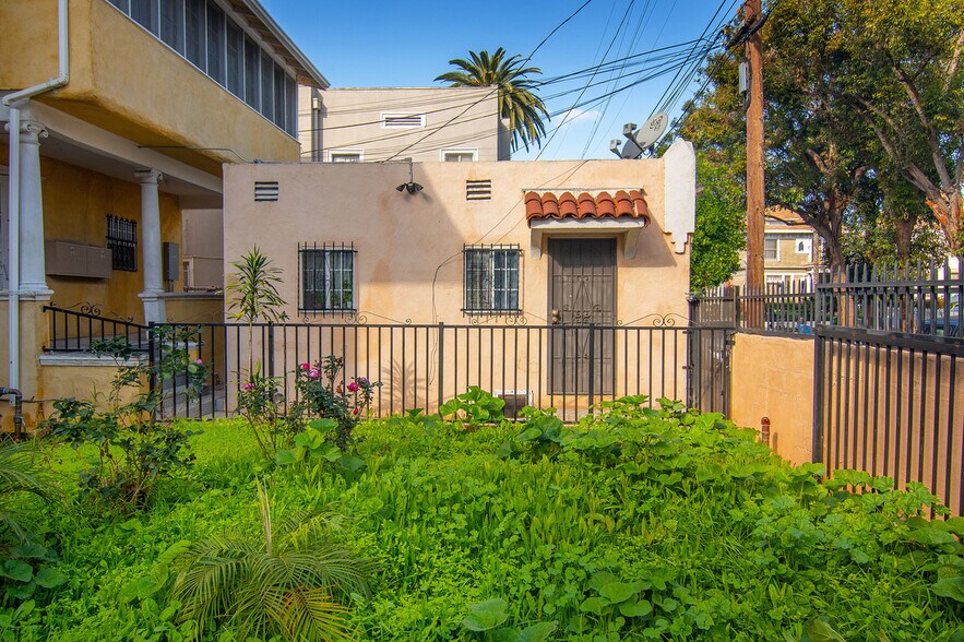 More Photos Of 1820 W 11th St, Los Angeles Apartments For Sale