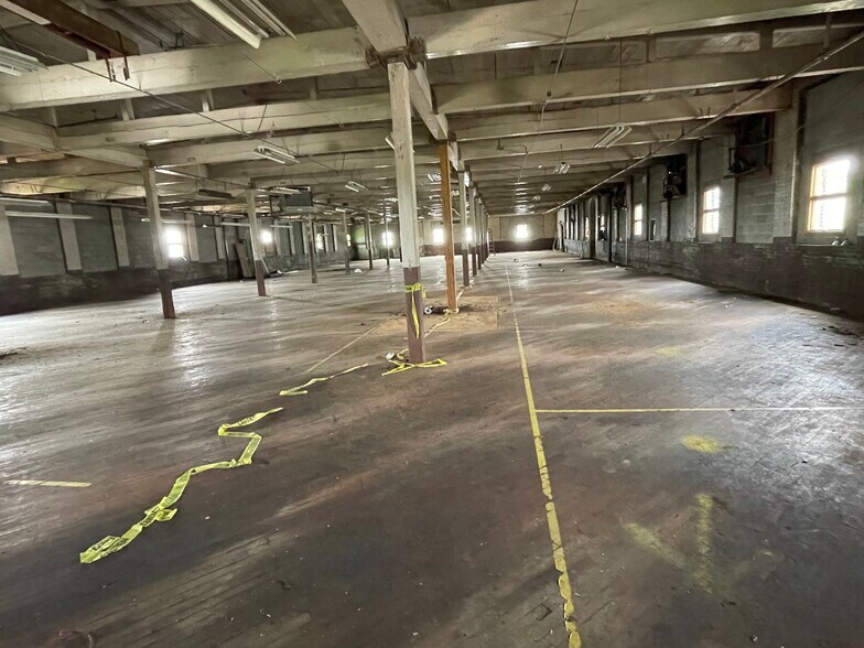 More Photos Of 215 Quarry St, Whitehall Warehouse For Sale