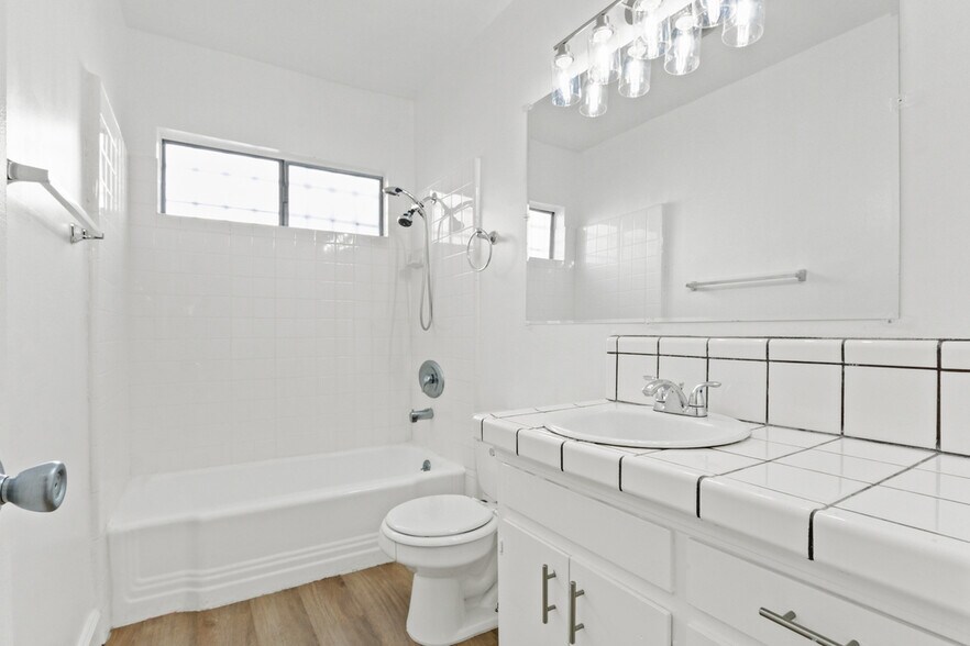 More Photos Of 3625 Mentone Ave, Los Angeles Apartments For Sale