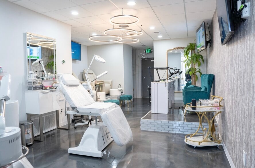 More Photos Of 4408-4414 Gary Ave, Fairfield Storefront For Sale