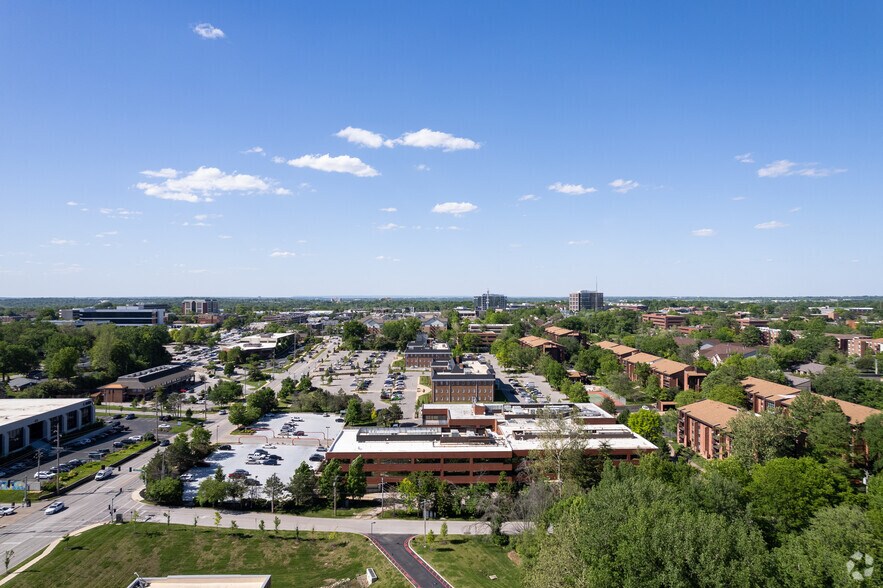 More Photos Of 450 N New Ballas Rd, Creve Coeur Medical For Lease