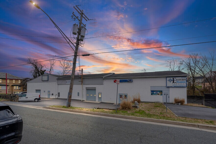 More Photos Of 1923 Old Eastern Ave, Essex Service For Lease