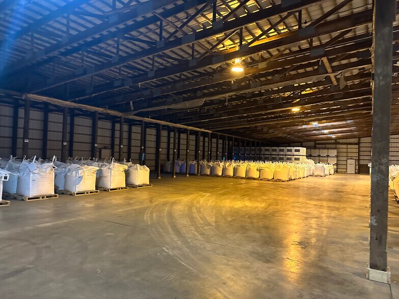 More Photos Of 1490 Fort Harrison Rd, Terre Haute Distribution For Lease