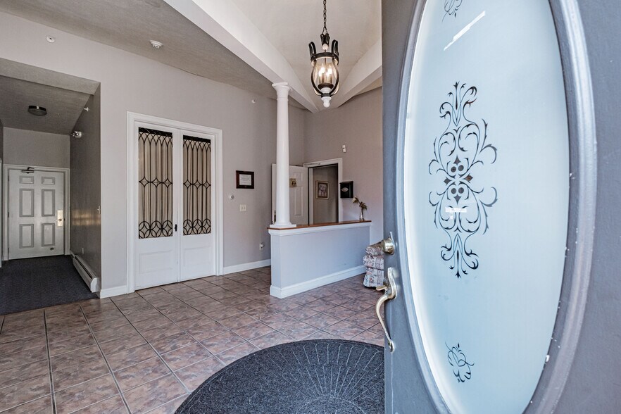 More Photos Of 257 South St, Biddeford Specialty For Sale