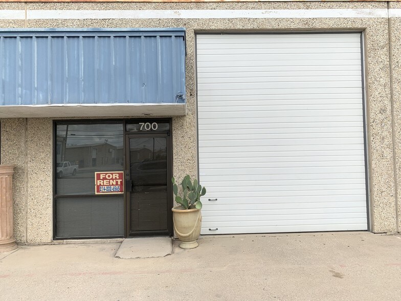 More Photos Of 11252 Goodnight Ln, Dallas Light Manufacturing For Sale