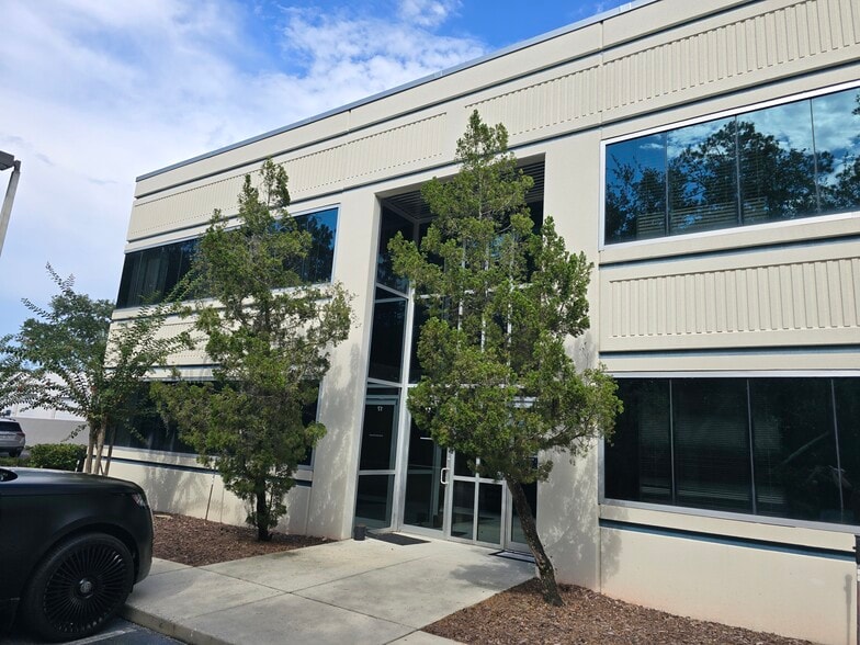 Primary Photo Of 8615 Commodity Cir, Orlando Office For Lease