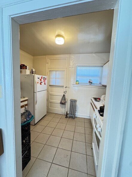 More Photos Of 7914 S Dobson Ave, Chicago Apartments For Sale