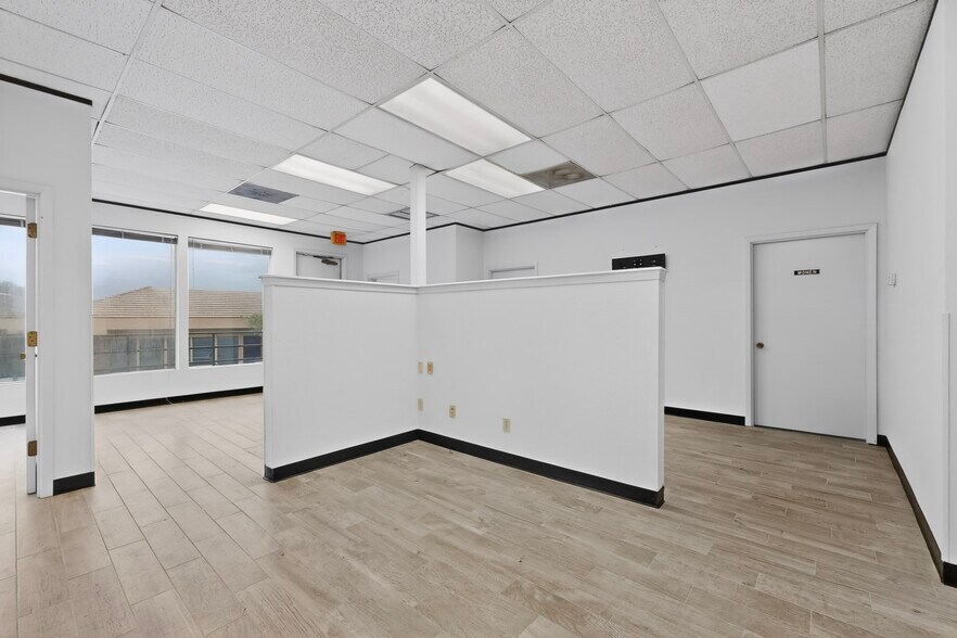 More Photos Of 8870 Business Park Dr, Austin Loft Creative Space For Lease
