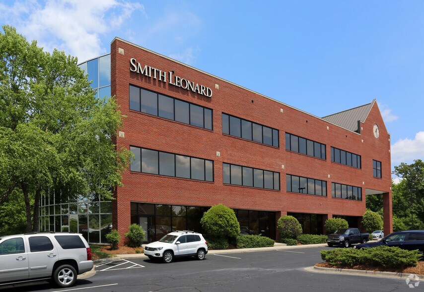 More Photos Of 4035 Premier Dr, High Point Office For Lease