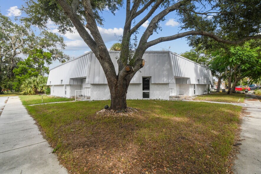 More Photos Of 6430 Madison St, New Port Richey Medical For Sale