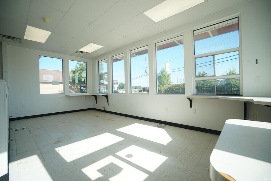 More Photos Of 2950 Frontage Rd, Warsaw Restaurant For Sale