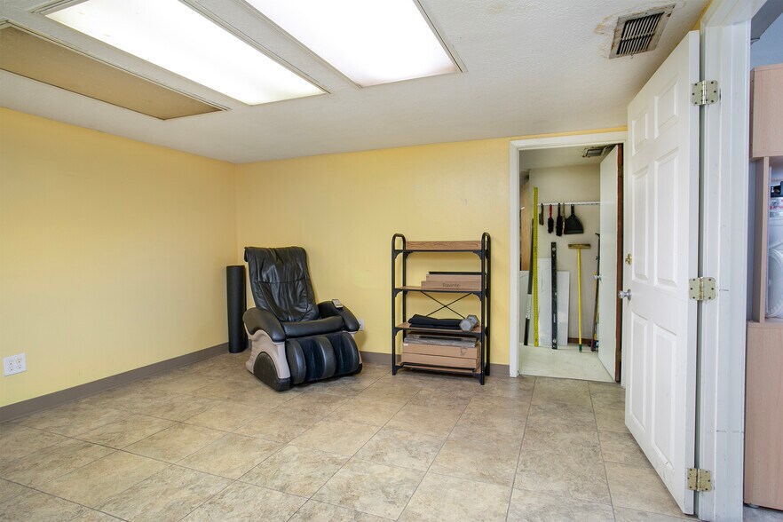 More Photos Of 414 US Highway 79 N, Henderson Industrial For Sale