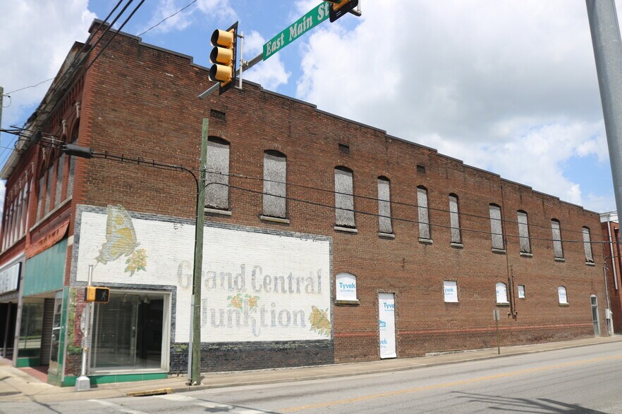 More Photos Of 115 E Main St, Lebanon Storefront Retail Office For Sale