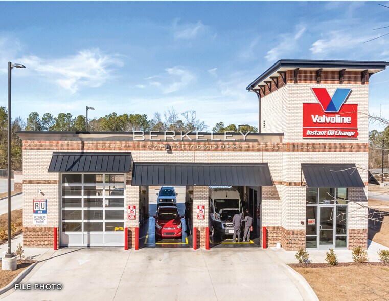 More Photos Of 5693 Altama Ave, Brunswick General Retail For Sale