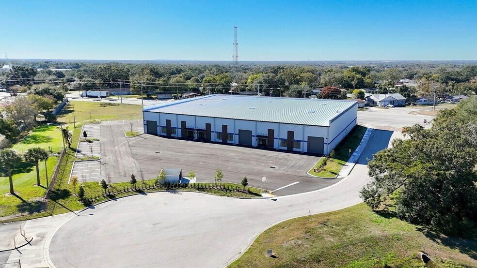 More Photos Of 1530 Kendrick Ln, Lakeland Warehouse For Lease