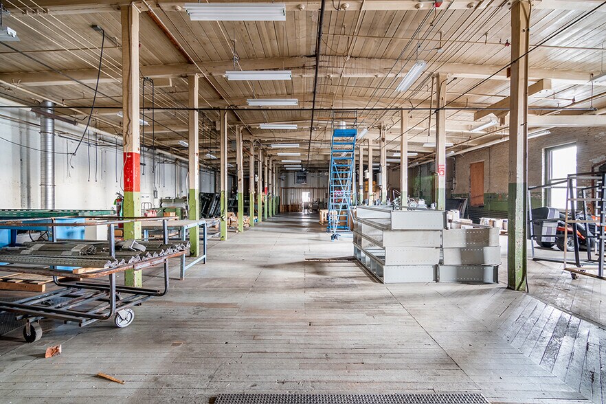 More Photos Of 248 Pine St, Pawtucket Warehouse For Sale