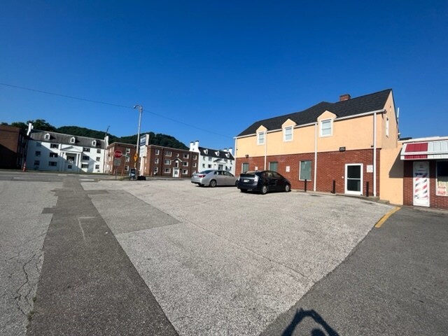 More Photos Of 3920 Maccorkle Ave SE, Charleston Medical For Lease