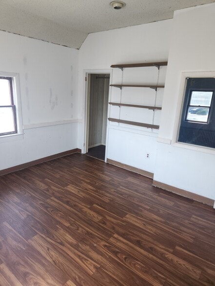 More Photos Of 920 N Salisbury Blvd, Salisbury Storefront Retail Residential For Sale