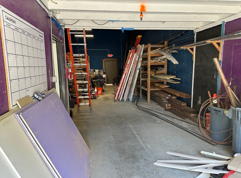 More Photos Of 720 Olive Dr, Davis Warehouse For Lease