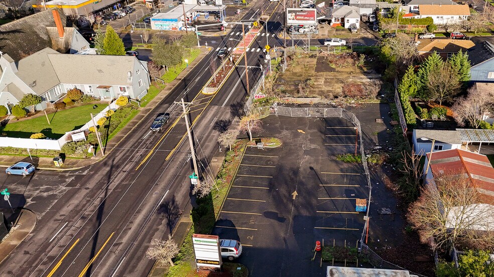 More Photos Of 322 SE 82nd Ave, Portland Land For Sale