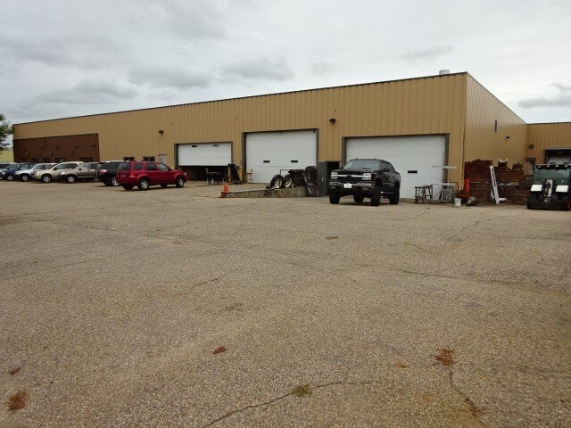 More Photos Of 4824 Industrial Park Dr, Stevens Point Manufacturing For Lease