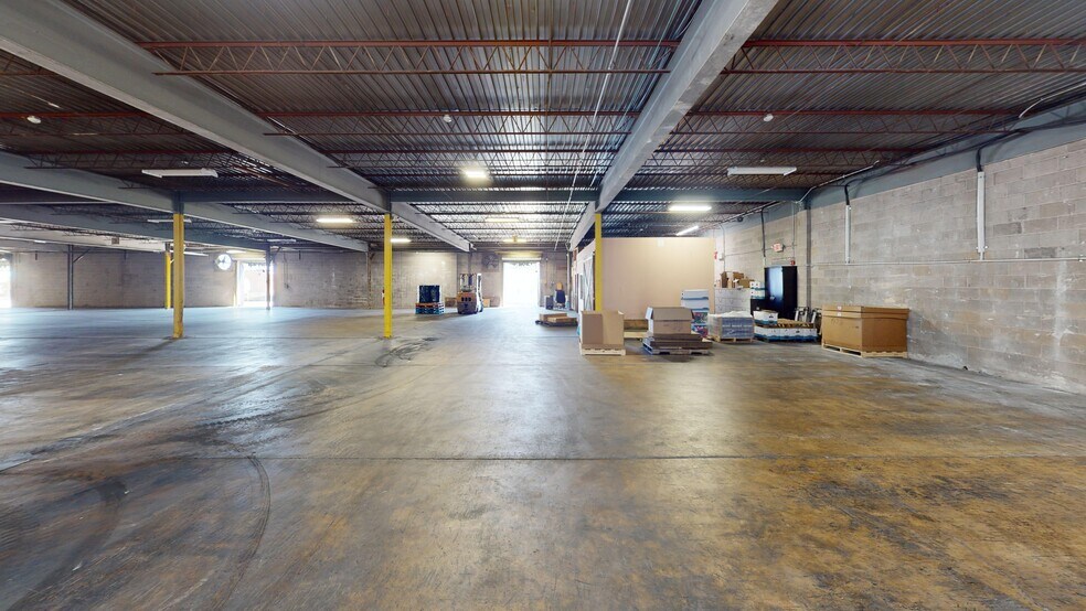 More Photos Of 1570 N Olden Ave, Ewing Light Distribution For Sale