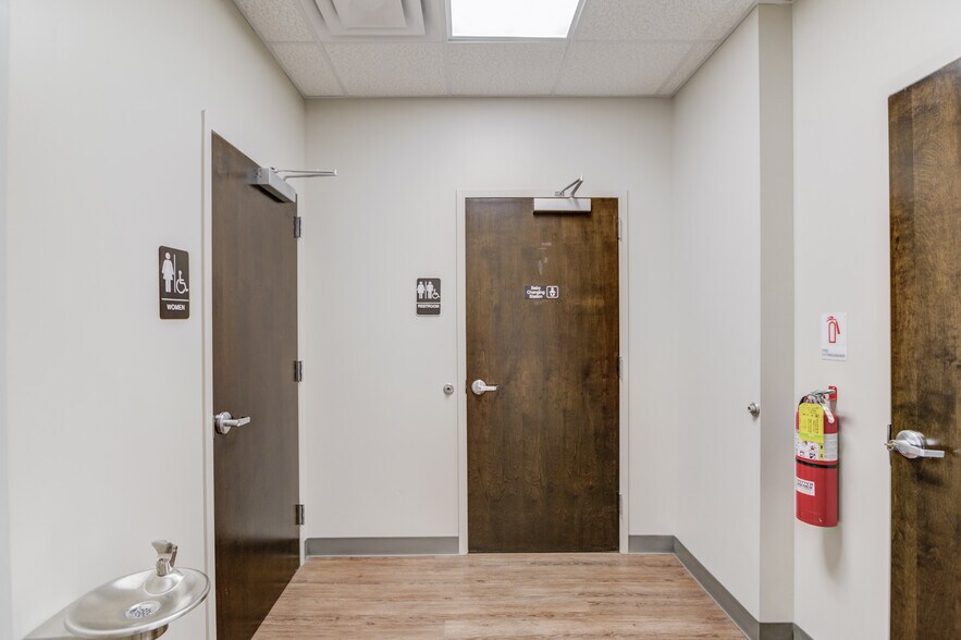 More Photos Of 3584 Atlanta Hwy, Flowery Branch Restaurant For Sale