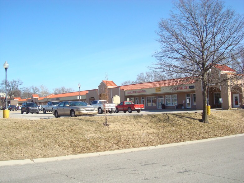 More Photos Of 11921-12043 Johnson Dr, Shawnee Unknown For Lease