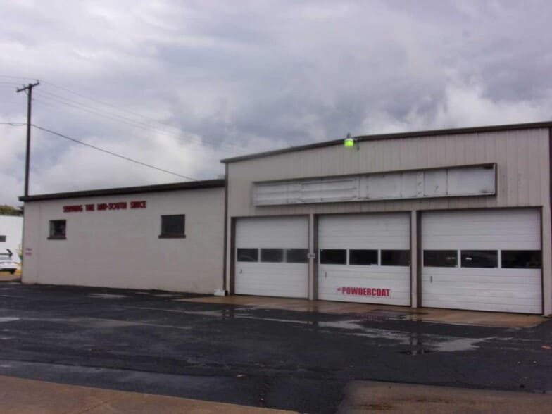 Primary Photo Of 103 N Missouri St, West Memphis Service For Sale