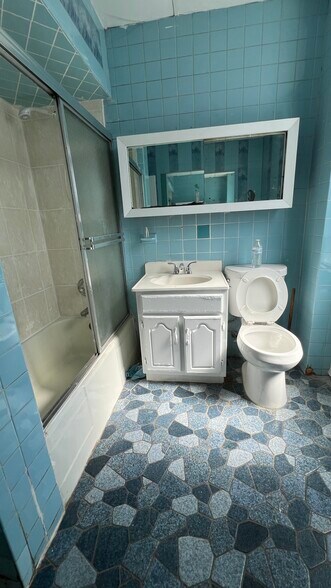 More Photos Of 36-15 33rd St, Astoria Storefront Retail Residential For Lease