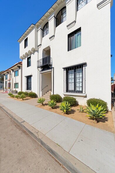 More Photos Of 1827 E 4th St, Long Beach Apartments For Sale