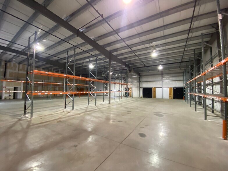 More Photos Of 11129 83rd Ave, Fort Saskatchewan Warehouse For Sale