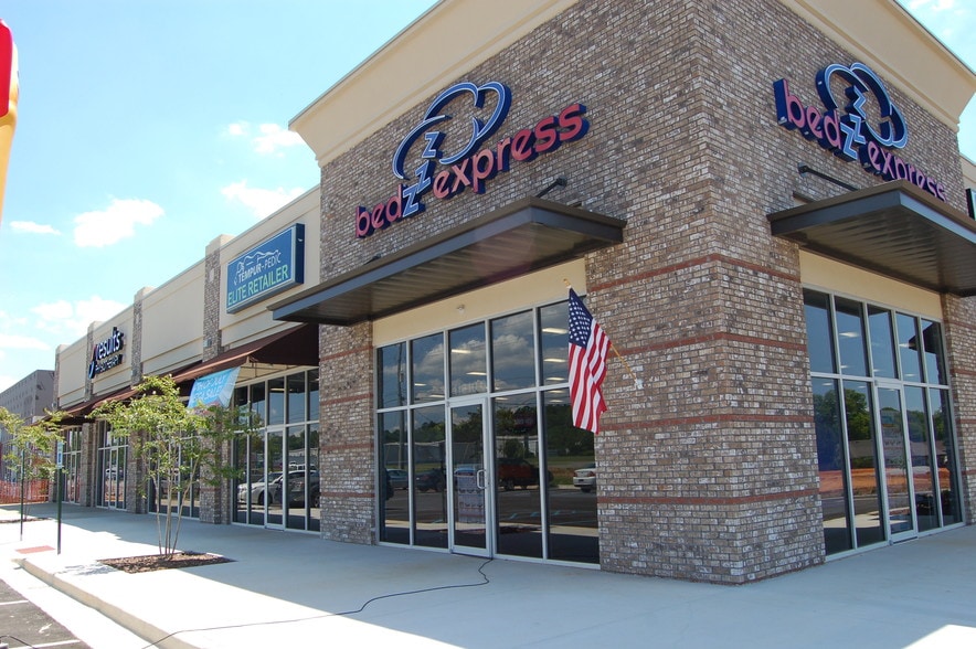 More Photos Of 11310 Memorial Pky SW, Huntsville Freestanding For Lease