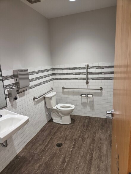 More Photos Of 630 E 1400 N, Logan Medical For Lease