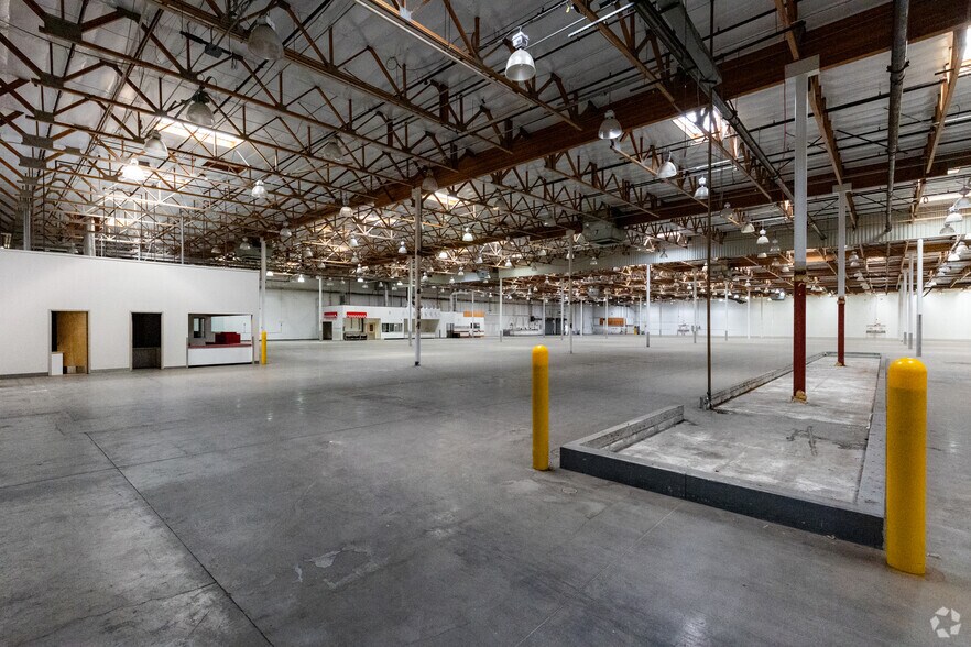 More Photos Of 1345 N Montebello Blvd, Montebello Freestanding For Lease