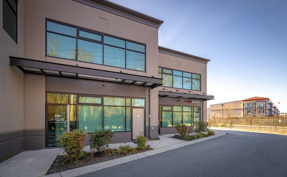More Photos Of 1075 1st St W, North Vancouver Light Distribution For Lease