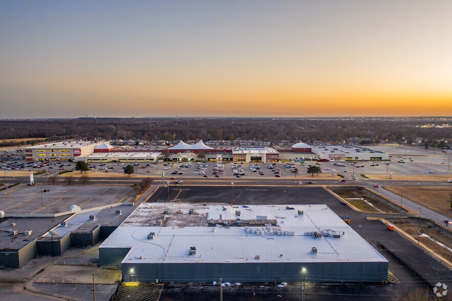 More Photos Of 14002 E 21st St, Tulsa Unknown For Lease